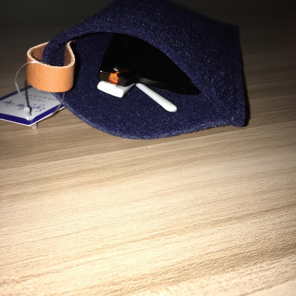 Faux Leather & Wool Travel Bag & Eyeglass Case - Picture 5 of 11